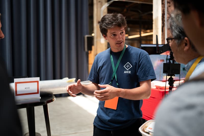 Grégoire Chomette presenting AICE during Y Combinator P26 Demo Day